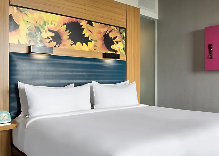 Top Hotels Near Dallas Market Center