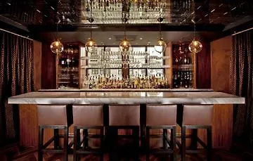 Best Hotels with Balcony in Vibrant Chicago