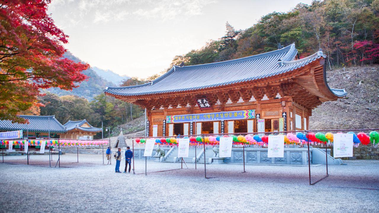 Naejangsa Temple is best visited in the fall, when the foilage comes alight.   