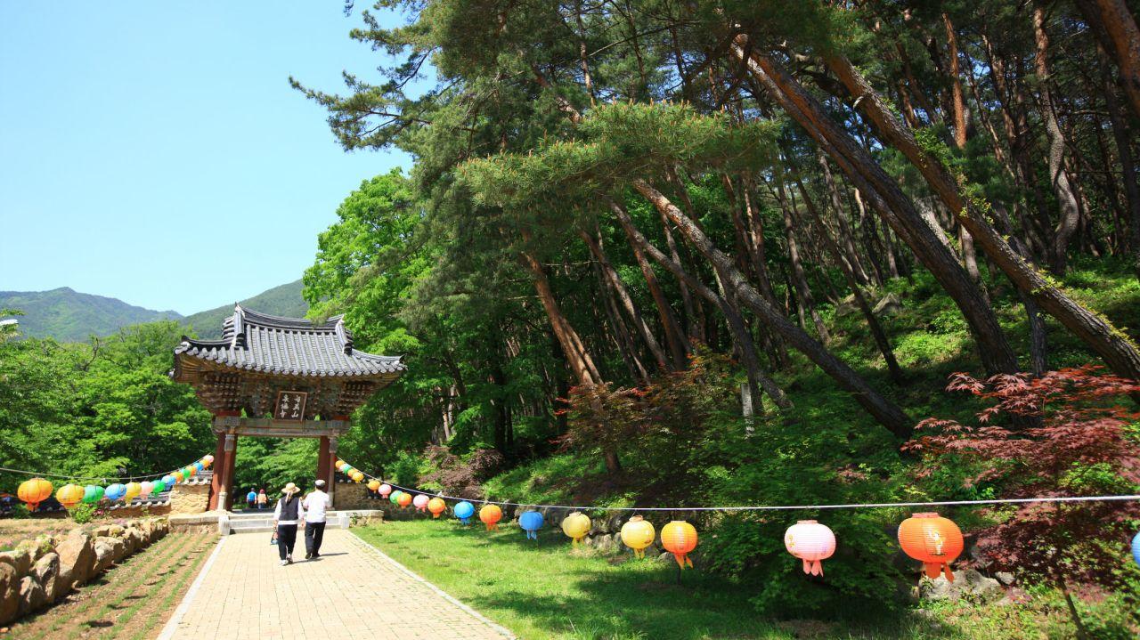 Cheoneunsa Temple is steeped in history and legend.