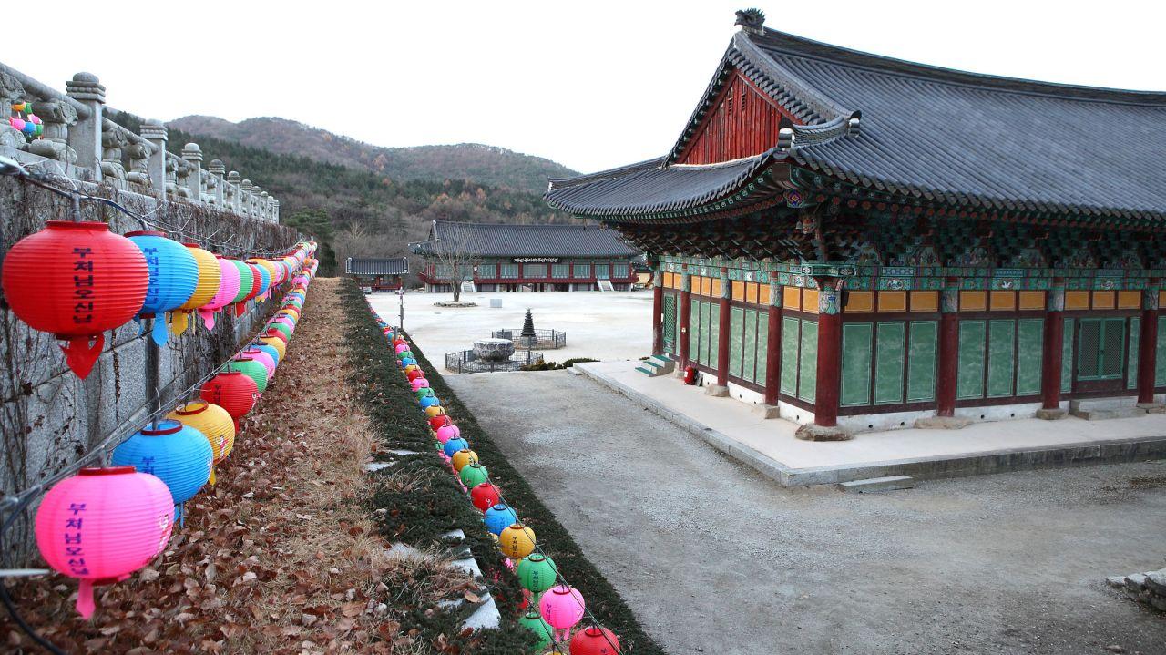 Explore Geumsansa Temple's many treasures.