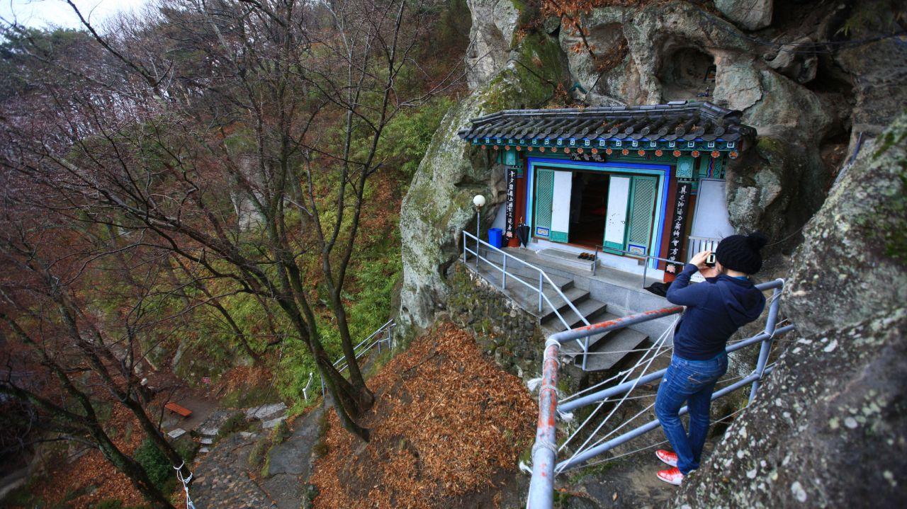 Golgulsa Temple: Come for the limestone caves, stay for the Sunmudo training.