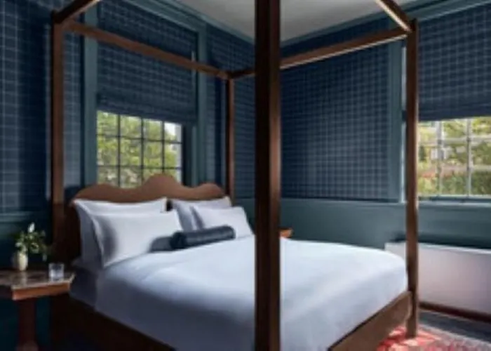 Top Hotels in Downtown Newport RI's Vibrant Heart