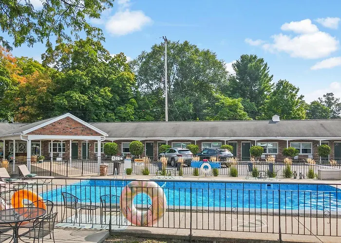 Top Hotels in Manistee