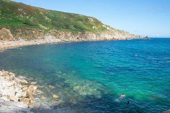 Lansallos Beach cornwall 